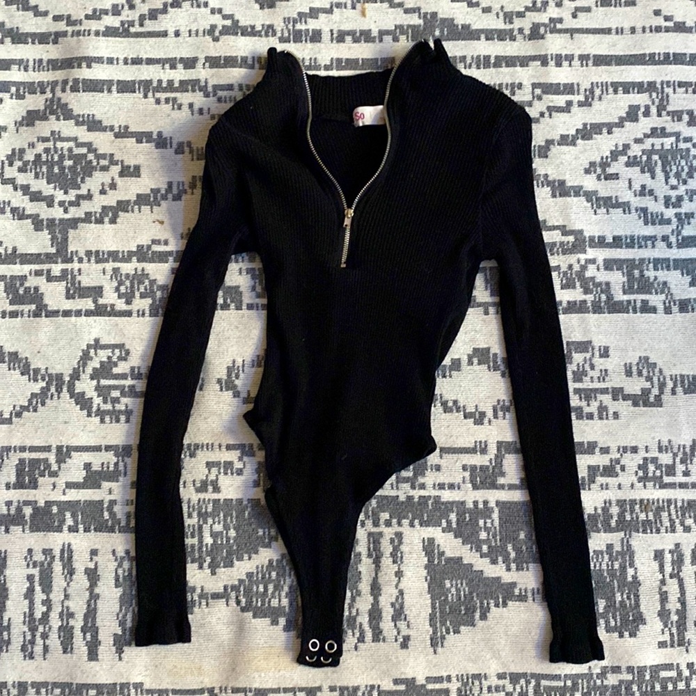 SO size L Black ribbed bodysuit with silver zippers.